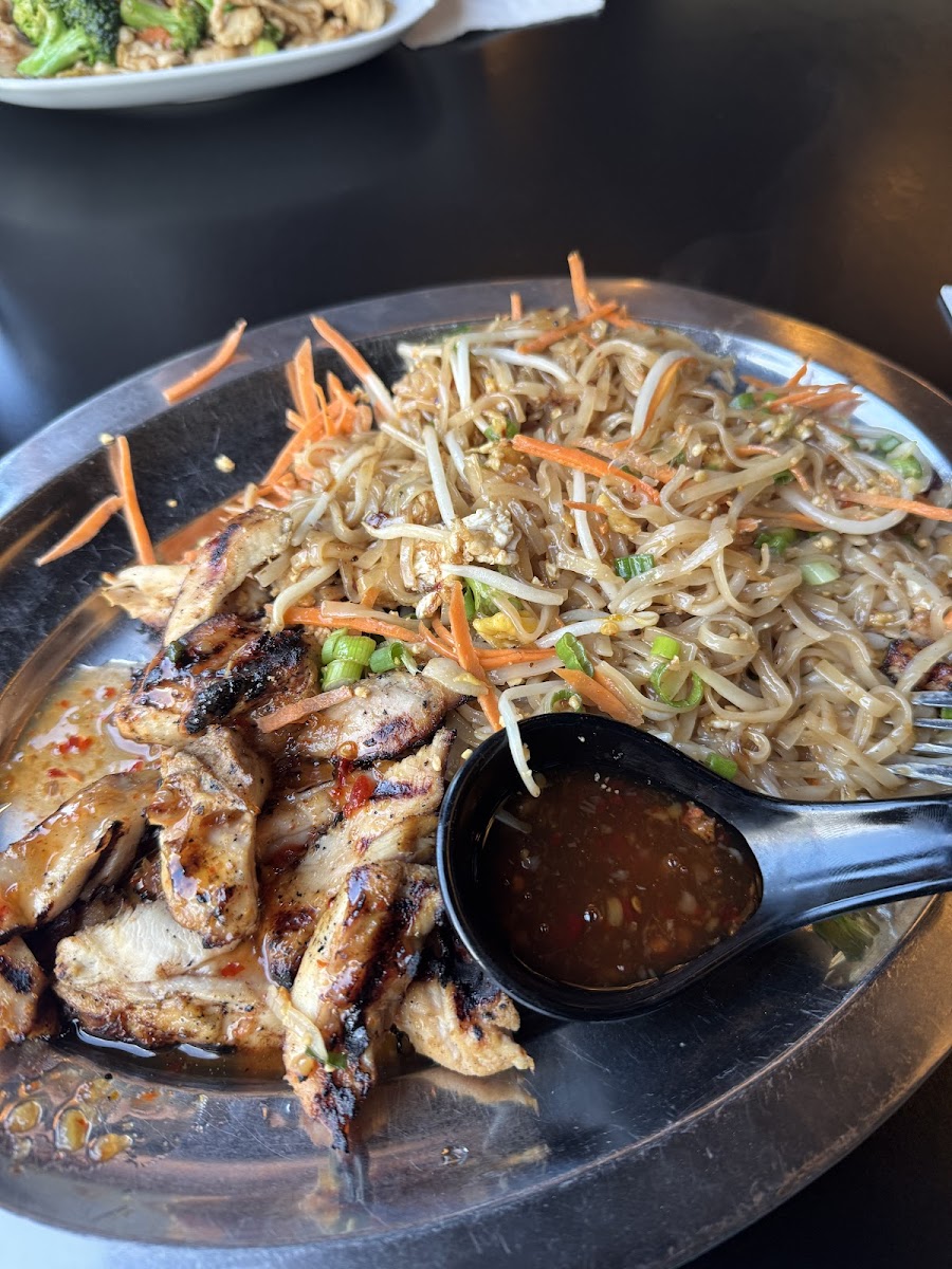 Thai Fusion Restaurant & Lounge Photos 2